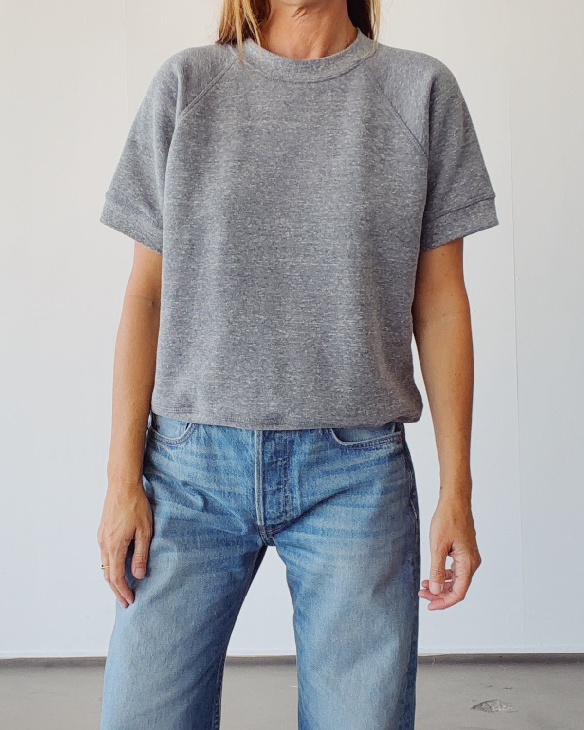 The Short Sleeve Sweatshirt P.E. Grey